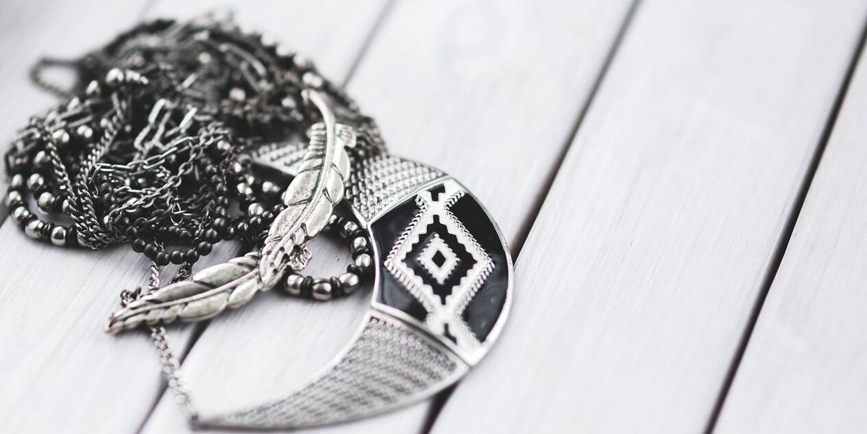 Bijoux en argent pour fabriquer du tonique pour le visage